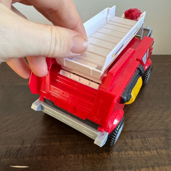 Mighty Pups Marshall and fire truck - Picture 3 of 4